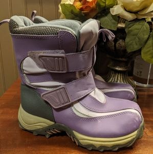 Little Girls sz 1 Purple Snowboots. Box83